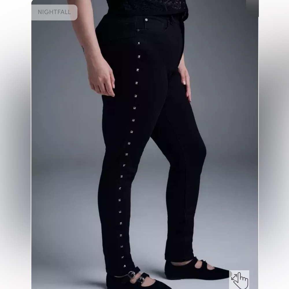New Torrid Plus Size Nightfall Bombshell Skinny Jean with Studs 20 Regular